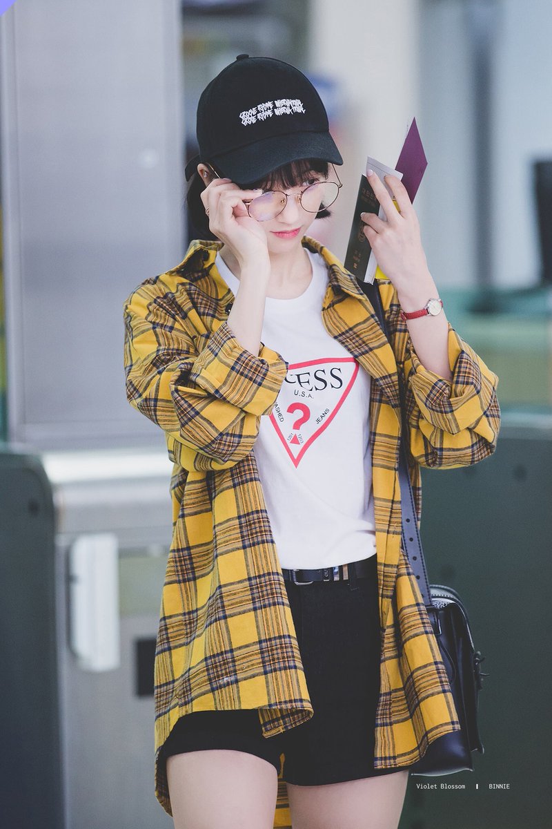 Jennii Binnie Ohmygirl ビニの私服 ほんと好み 普段はふわふわした感じだけど The 韓国って感じのボーイッシュな服が着こなせるの 推せる Jennii Binnie Ohmygirl ビニの私服 ほんと好み 普段はふわふわした感じだけど The 韓国って感じのボーイッシュな服が着こなせるの 推せる