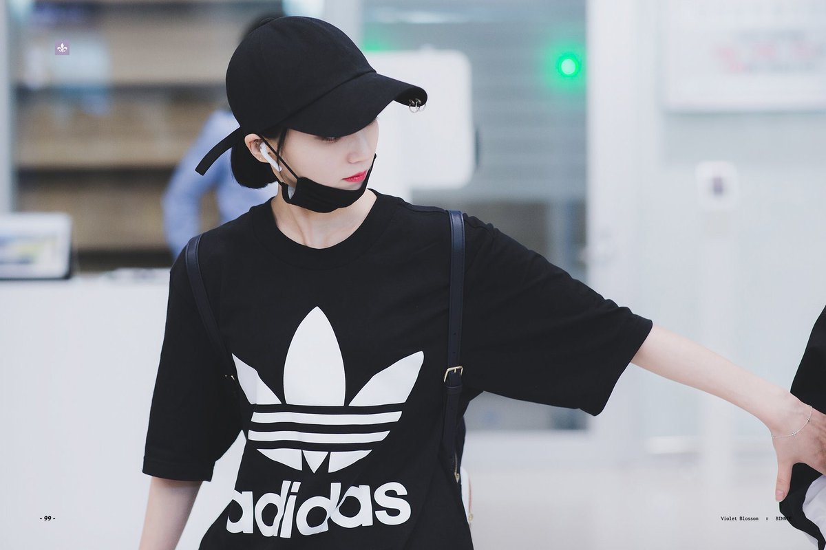 Jennii Binnie Ohmygirl ビニの私服 ほんと好み 普段はふわふわした感じだけど The 韓国って感じのボーイッシュな服が着こなせるの 推せる Jennii Binnie Ohmygirl ビニの私服 ほんと好み 普段はふわふわした感じだけど The 韓国って感じのボーイッシュな服が着こなせるの 推せる