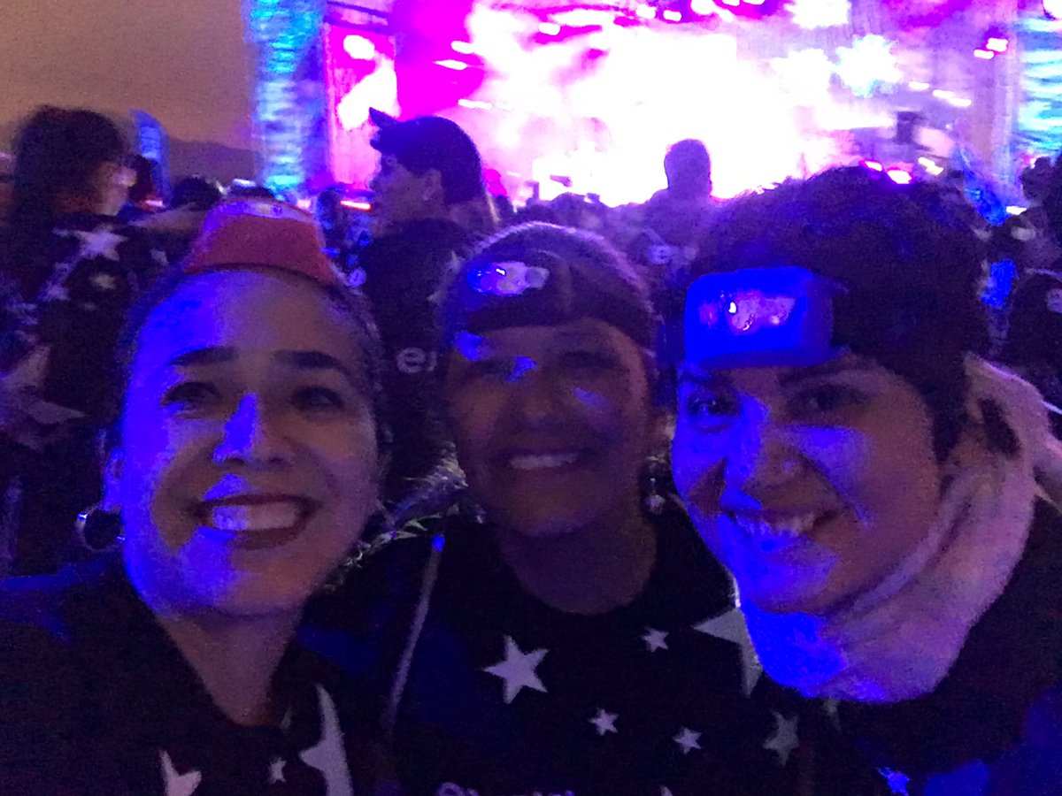 crisanris's tweet photo. Esto es una fiesta!!! Mi primera maratón #TheColorRunEntel https://t.co/cFm84TpJrz