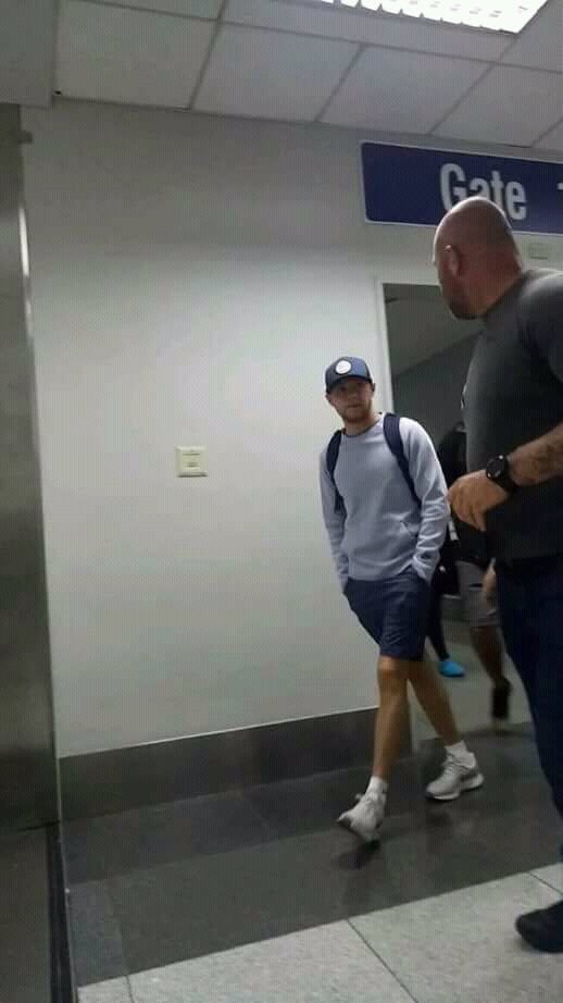 NJHNEWS's tweet image. June 9th: Niall in Manila