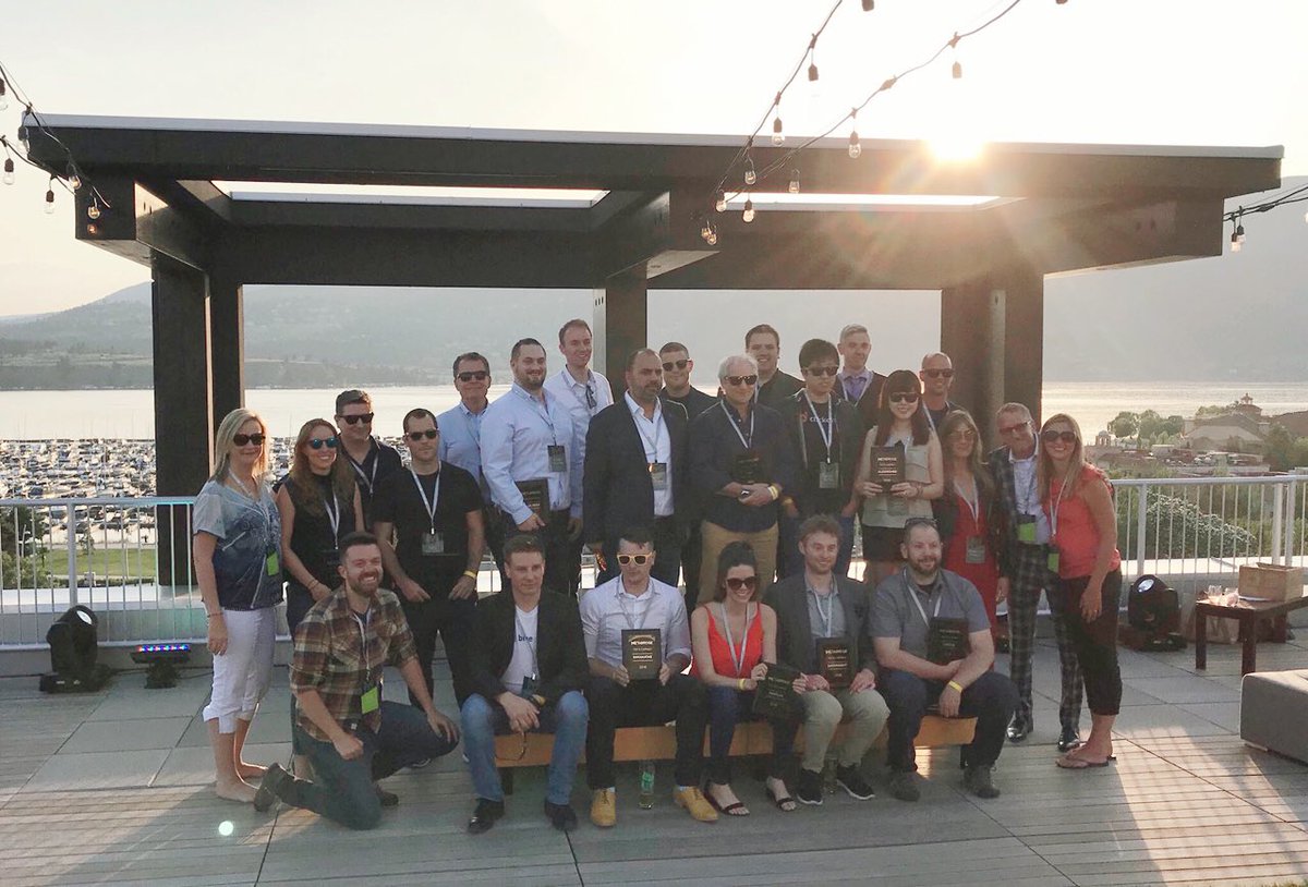 vickitzhou's tweet photo. It’s was an eye-opening experience full of learning, making connections and having fun at @metabridge. 🚁 Thanks @shawnabbott for flying us in a helicopter! We felt incredibly honoured and thankful to be listed as one of the Top 15 companies at Meta Bridge X 2018. https://t.co/McOmUUGurT