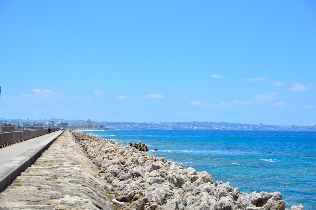Honda Cars 沖縄 沖縄さんぽ 兼久海浜公園 嘉手納町にある兼久海浜公園 広大な敷地内には野球場など 各種スポーツ施設が充実 沖縄ホンダ 嘉手納町 兼久海浜公園 ウォーターガーデン プール 散歩 海 T Co Oqsmkikt8g Twitter