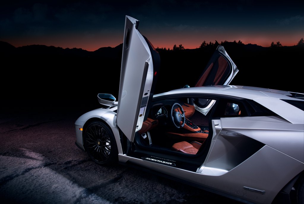 TillmanLightD's tweet photo. Put your doors in the air if you just don't care!

#freakinweekend #lamborghini #aventador https://t.co/6YmT4AhQ9p