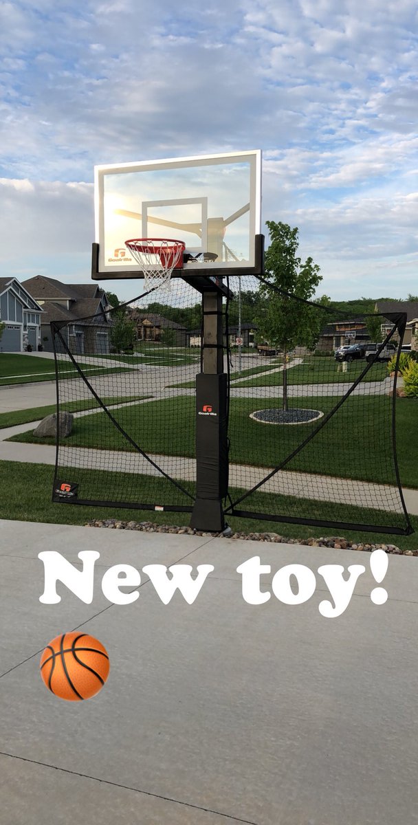 b_shelman's tweet photo. Got my new @goalrilla hoop and...IT. IS. AWESOME. #yardguard #goalrilla https://t.co/qvu34x7u1q