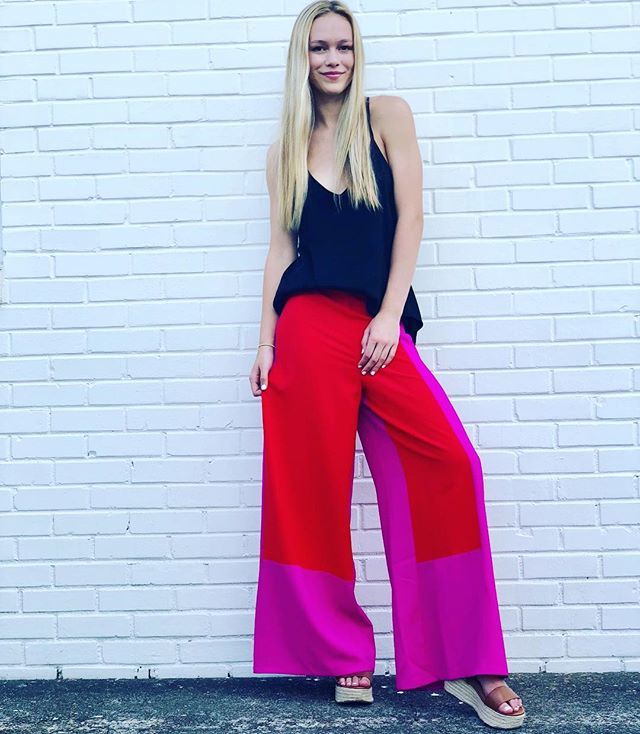 BrothersOnBlvd's tweet photo. Diggin the hot pink + red combo 🙌🏻🙌🏻 #under50 https://t.co/tNwTpXCu9e