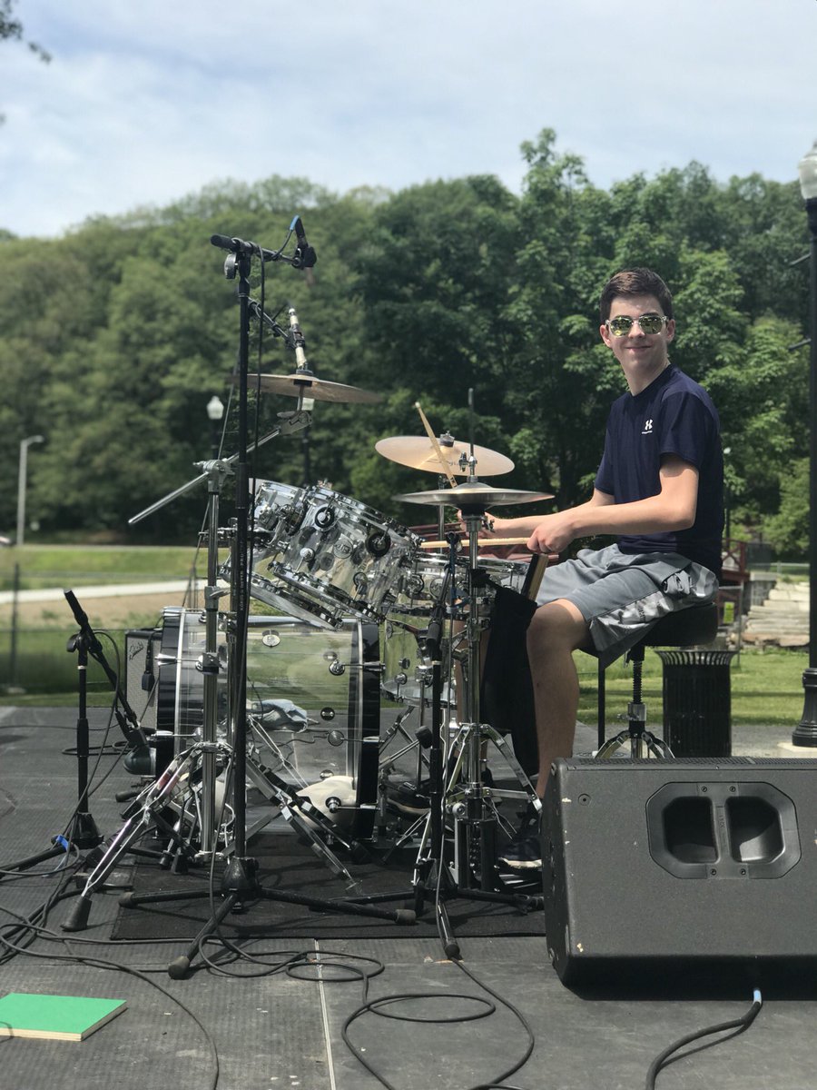 Live the Illusion tweet media