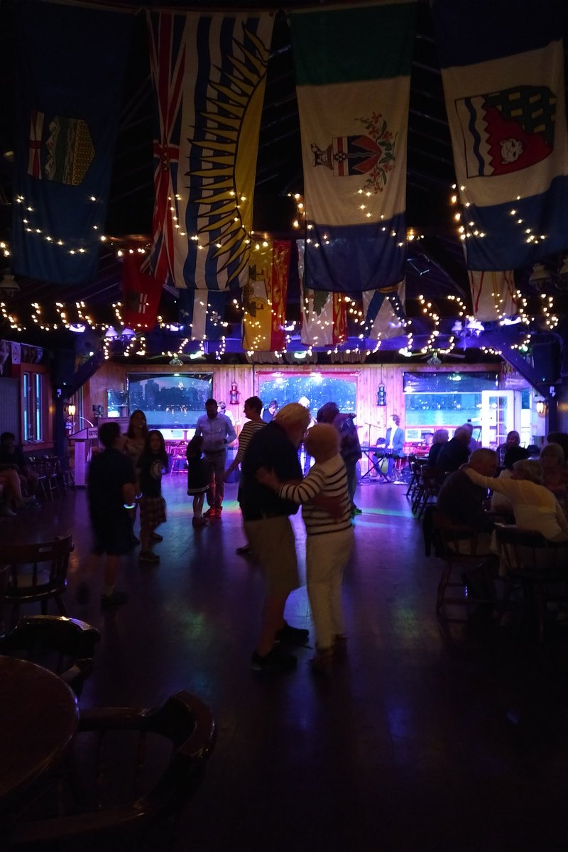 QCYCTOG's tweet photo. Another great #newMembersNight @QCYCTOG thanks to Gail, Sandy, Nick, the Cove staff, Black Pearls and everyone else who made it such a fun time! https://t.co/Y23lHRpfaA