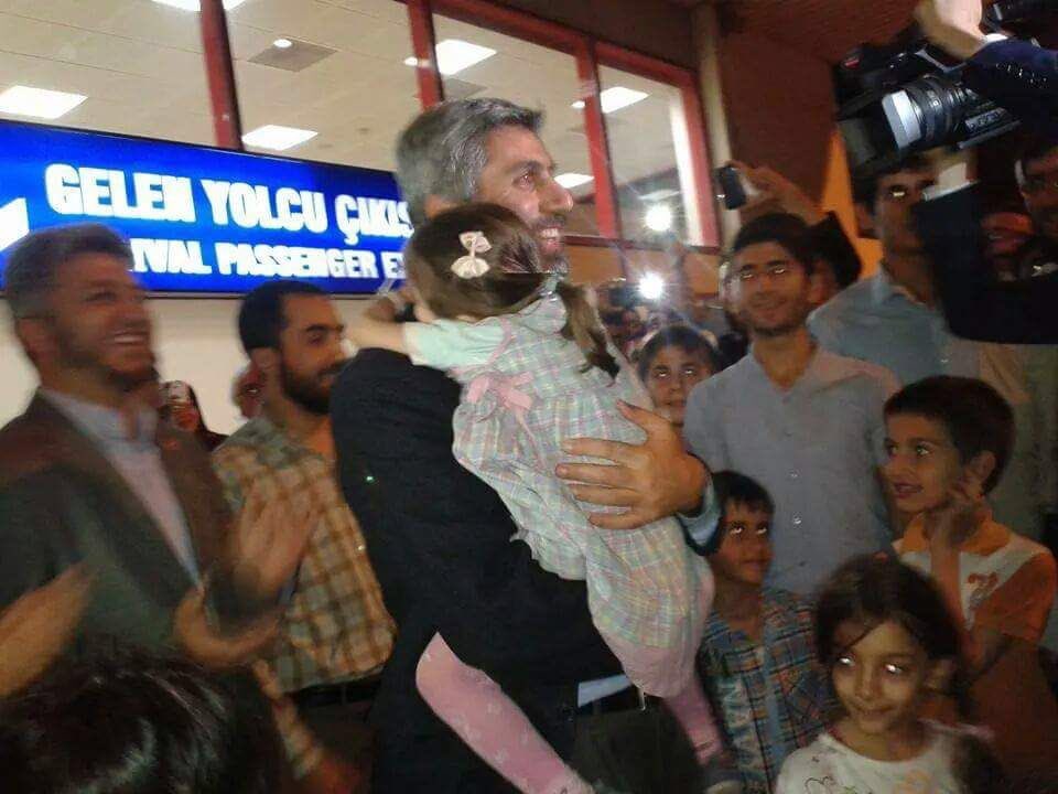 ebru7747's tweet photo. #KadirGecesiDuam bu evlatlarin babalarına  kavuşması için..... https://t.co/2KpvxPToz1