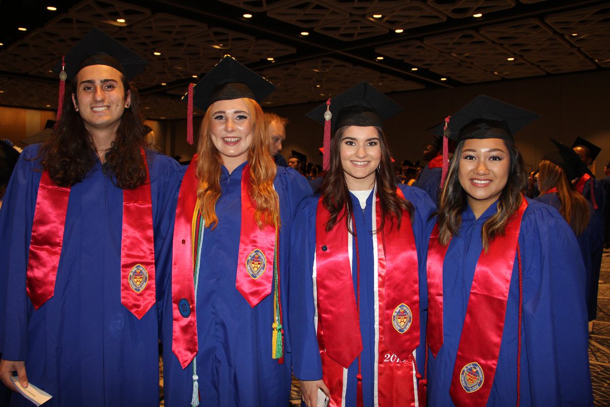 DePaul_News's tweet photo. Backstage with new @CMNDePaul graduates.

#DePaulGrad2018 #herewedo 🔵🔴🎓

📸Carol Hughes, @DePaulU https://t.co/yUaI0Eniz8