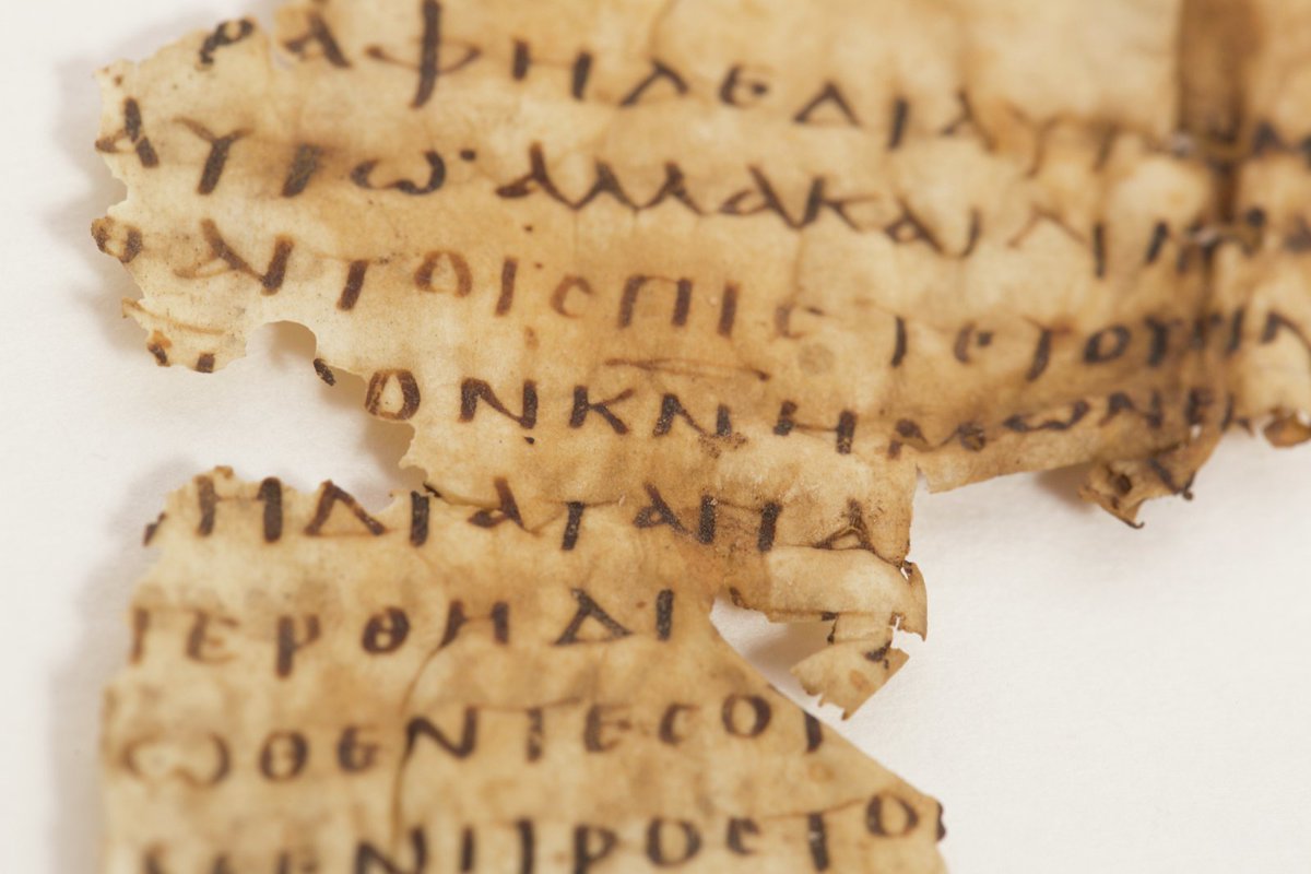 museumofBible's tweet photo. The Wyman Fragment from an early copy of Paul's Letter to the Romans has a hole where other manuscripts vary. This fragment favors the reading with omicron rather than omega. The first says,  "We have peace with God"; while the second says, "Let us have peace with God." https://t.co/1HAswEfKBK