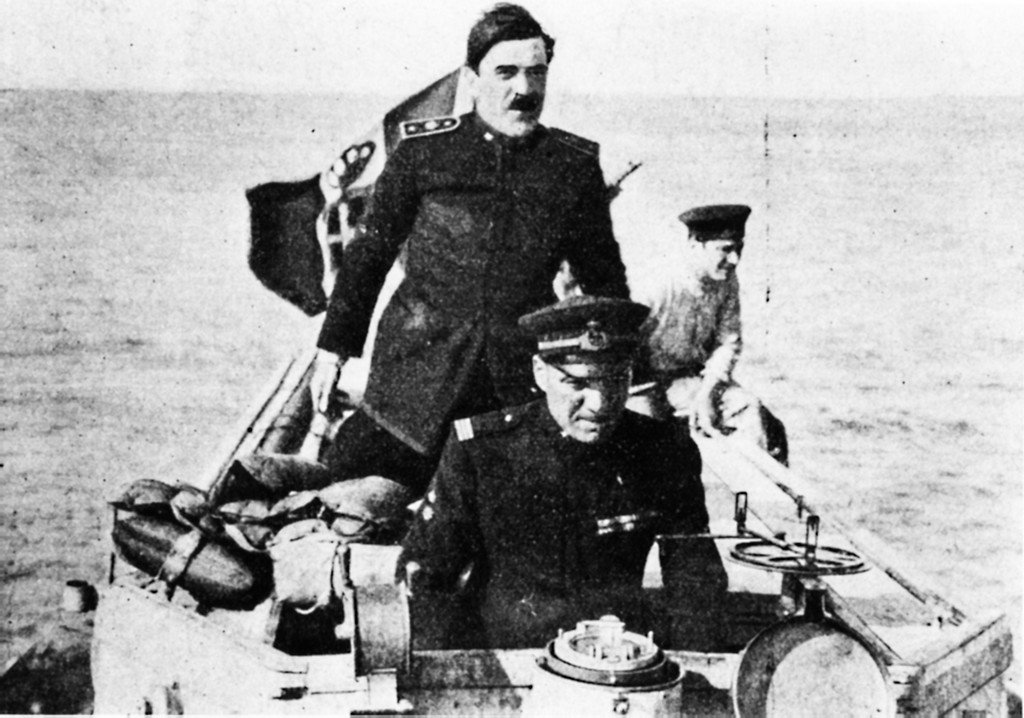 ItalianNavy's tweet photo. 10 giugno 1918, "...una grande nuvola di fumo nero all'orizzonte". Cento anni fa l'impresa del Capitano di Corvetta Luigi Rizzo e degli uomini dei MAS 15 e 21 a Premuda #GiornatadellaMarina https://t.co/juCZsnWgoF https://t.co/ZWcjzqzyDo