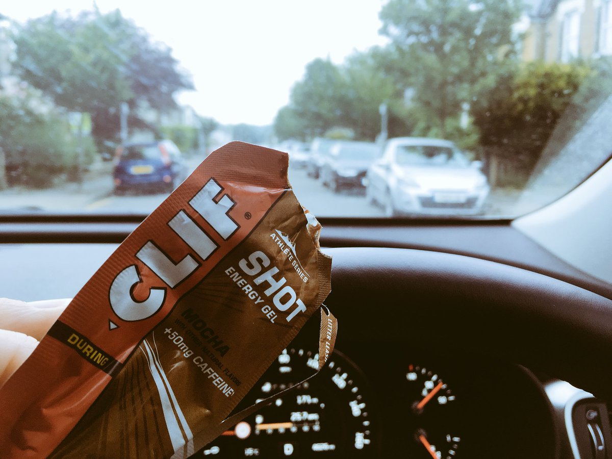 Early doors long run with speedy <a href="/Rastle50/">Ruth Astle</a> so getting my caffeine enroute #clifbar #teamfreespeed