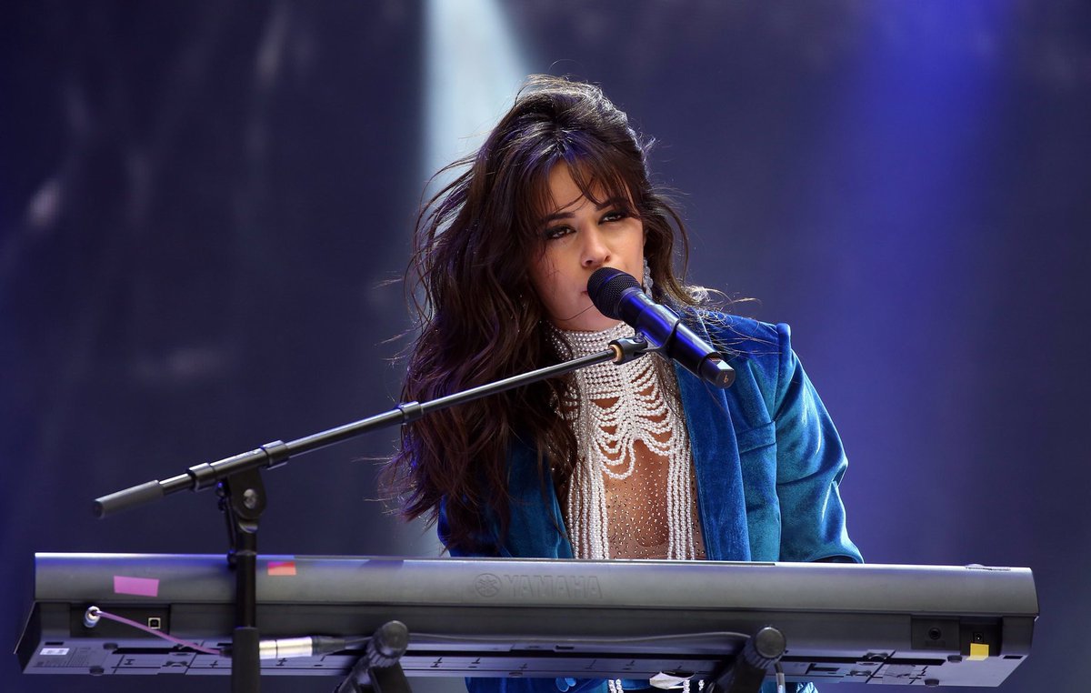 Camila_Cabello's tweet photo. 🦋🌺🦋🌺 thank you @capitalofficial for having me 🌺🦋 #CapitalSTB https://t.co/osHTEejzqS