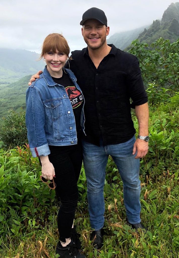 THIS IS THE PHOTO I NEED TO SURVIVE THE NEXT 12 DAYS