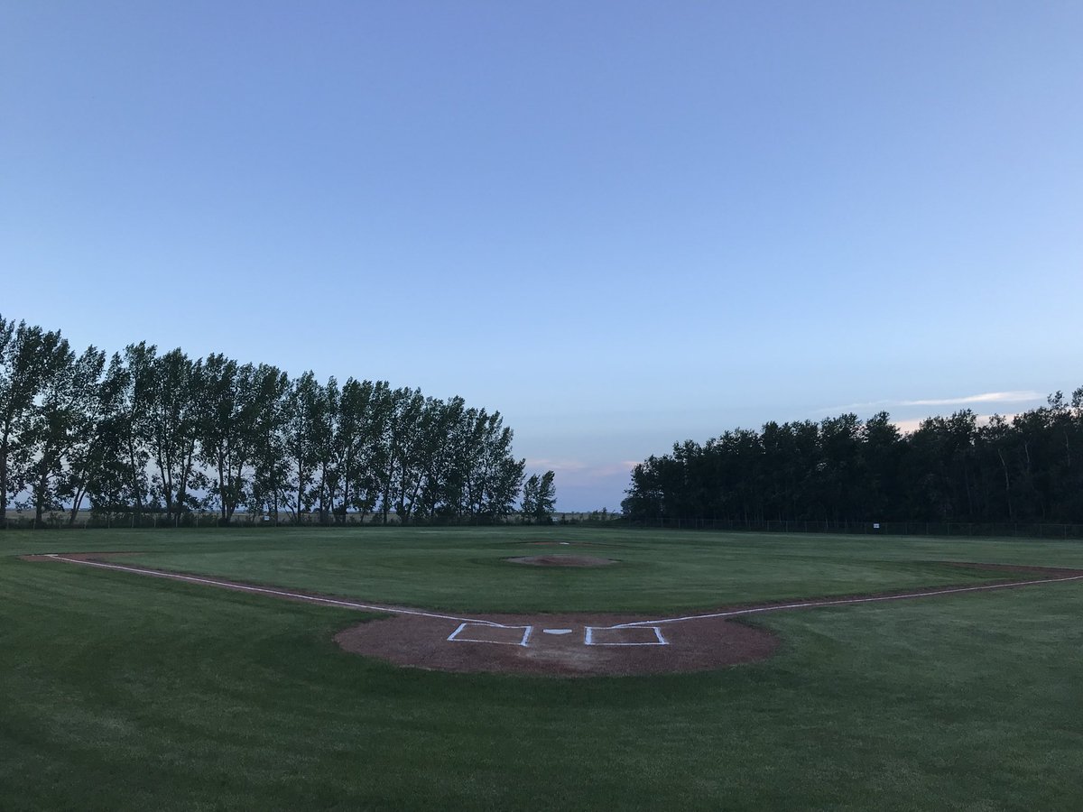 MarysburgRoyals's tweet photo. All ready to go for tomorrow doubleheader against the Saskatoon Outlaws! Games begin at 1pm!! Come on out!! #marysburgers https://t.co/WAkwop2q2D