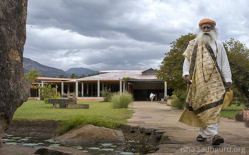 SadhguruJV's tweet photo. This is the most important thing that needs to happen in the world – human beings should live in energetically healthy spaces. #SadhguruQuotes https://t.co/KHWlR6NA5p