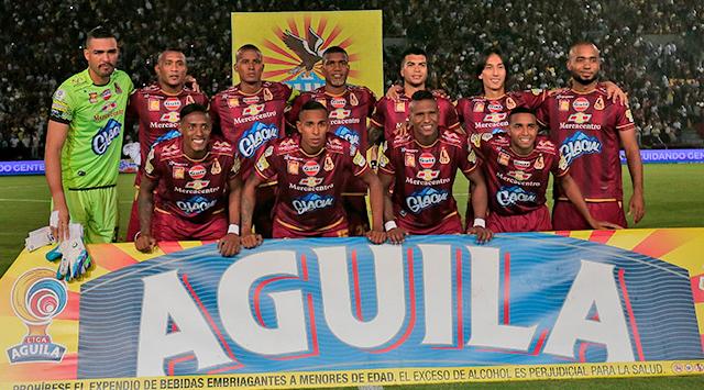 NoticiasCaracol's tweet photo. Hazaña del Tolima: venció a Nacional en penales y conquistó la Liga Águila 2018-I https://t.co/ZwZbJArzg7 

Vía @GolCaracol https://t.co/El4UIpOAvR