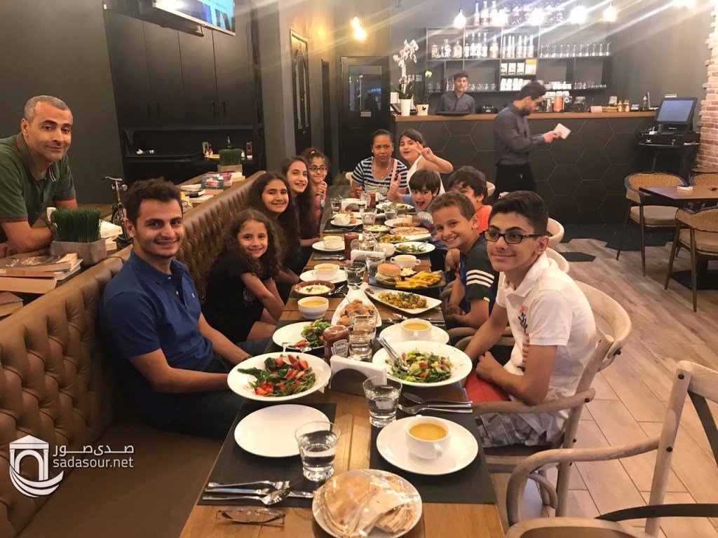 sadasour's tweet photo. اجواء ما بعد الافطار في مطعم غاسترو في صور مقابل الجامعة الاسلامية https://t.co/BSw0NkYXK8 https://t.co/7wlVHfZcmS