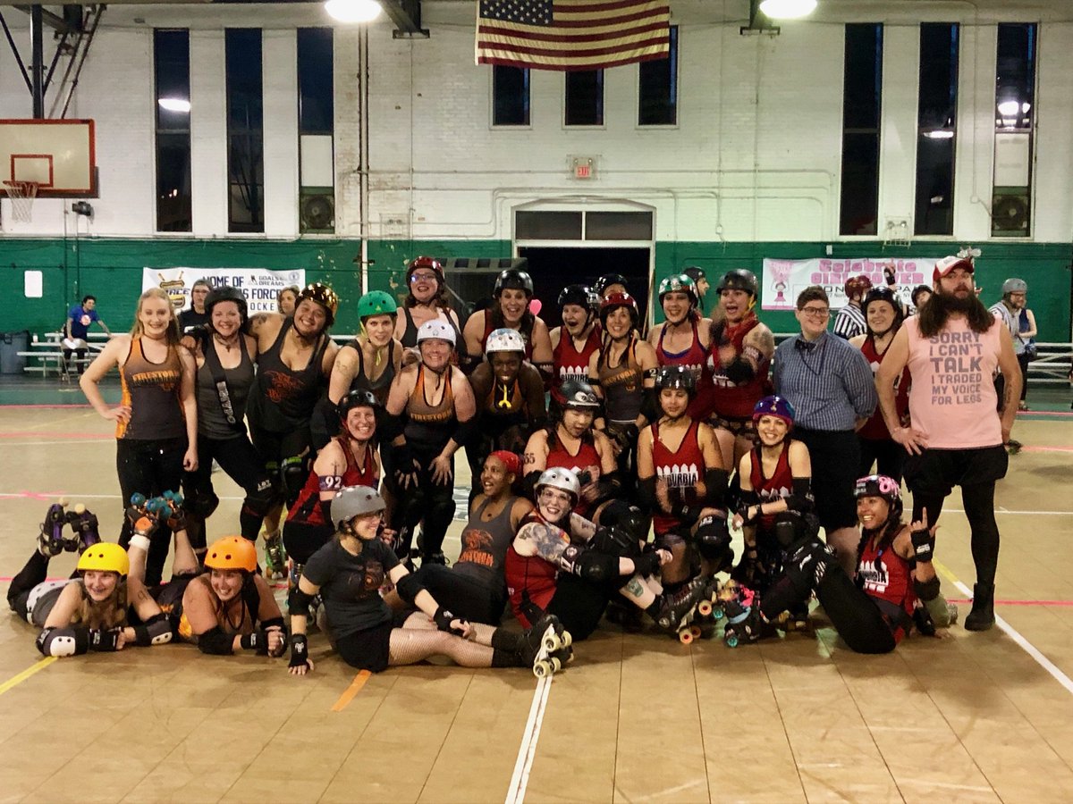 suburbiard's tweet photo. What a night! Huge thanks to @FireStormDerby for coming down to play. #srdstrong #boutday https://t.co/bOIMMo4vFM