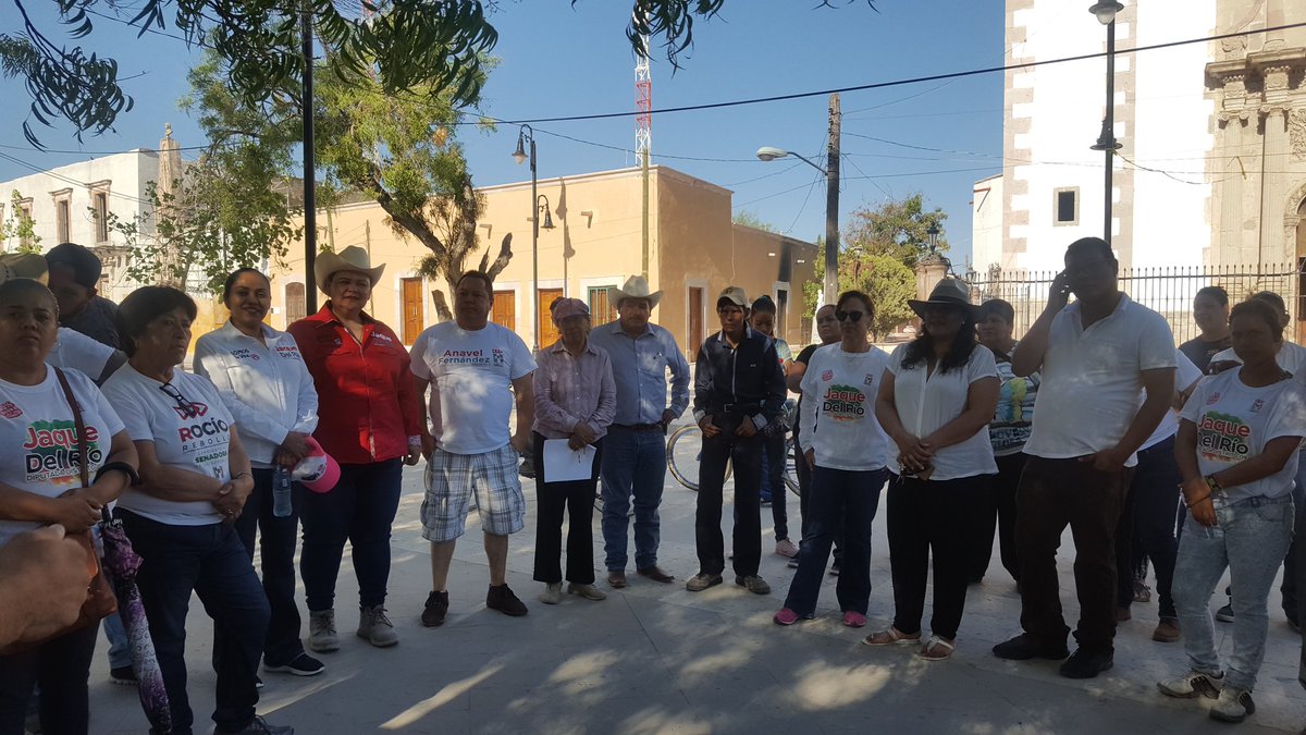 Alonso_Blancas's tweet photo. Les pido con humildad que ayuden y hagan lo que tengan que hacer para ganar el primero de julio y que #Durango sea ejemplo del #PRIismo nacional, salgan a argumentar con razones y las mejores propuestas, #ColosioMapimi #RocioRebollo #AnavelFernandez #JaquelinDelRio #PepeMeade https://t.co/Z2h8x1f5Bw