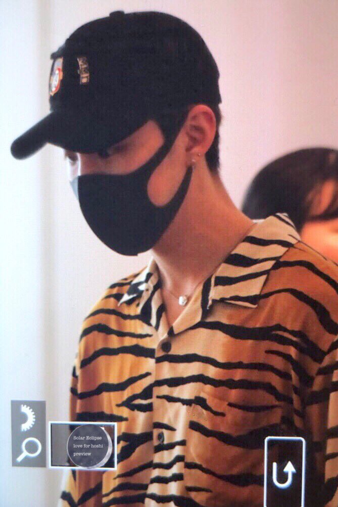 solareclipse615's tweet photo. 180610 HND 하네다공항 출국
#호시 #세븐틴 #HOSHI #SEVENTEEN @pledis_17 
안전비행✈︎ https://t.co/xuFPLZkEqk