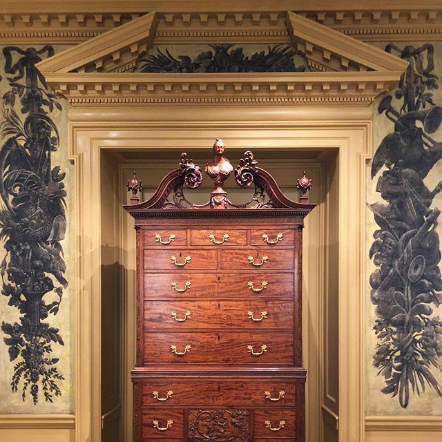 plbhalbert's tweet photo. When it’s Thomas Chippendale’s 300th birthday and you need to do something meta that also lets broken scroll pediments in on the surprise #thomaschippendale #tricentennial #chippendale #chippendale300 #mahogany #thatismahogany #metamericanwing #periodroo… https://t.co/cZ3Y6DZgNj https://t.co/nHJTKeP4dd
