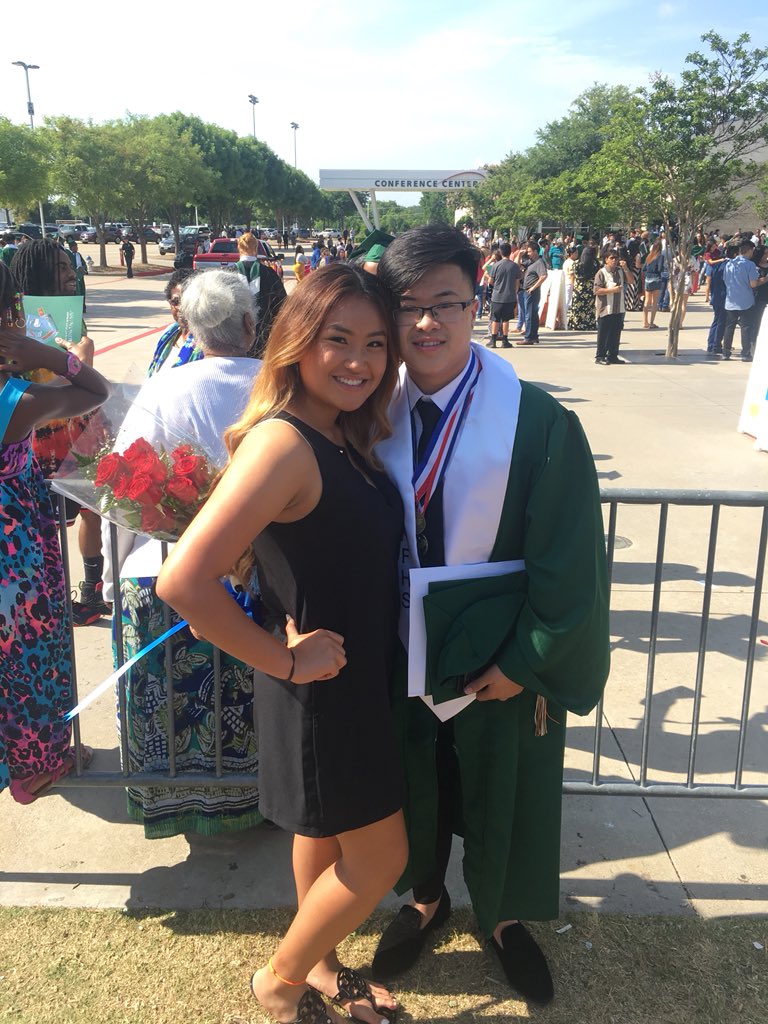 _jnnyngyn_'s tweet photo. congrats on graduation baby, best wishes to the many adventures to come!! 😽💓🎉👨🏻‍🎓 https://t.co/ir0haipTq0