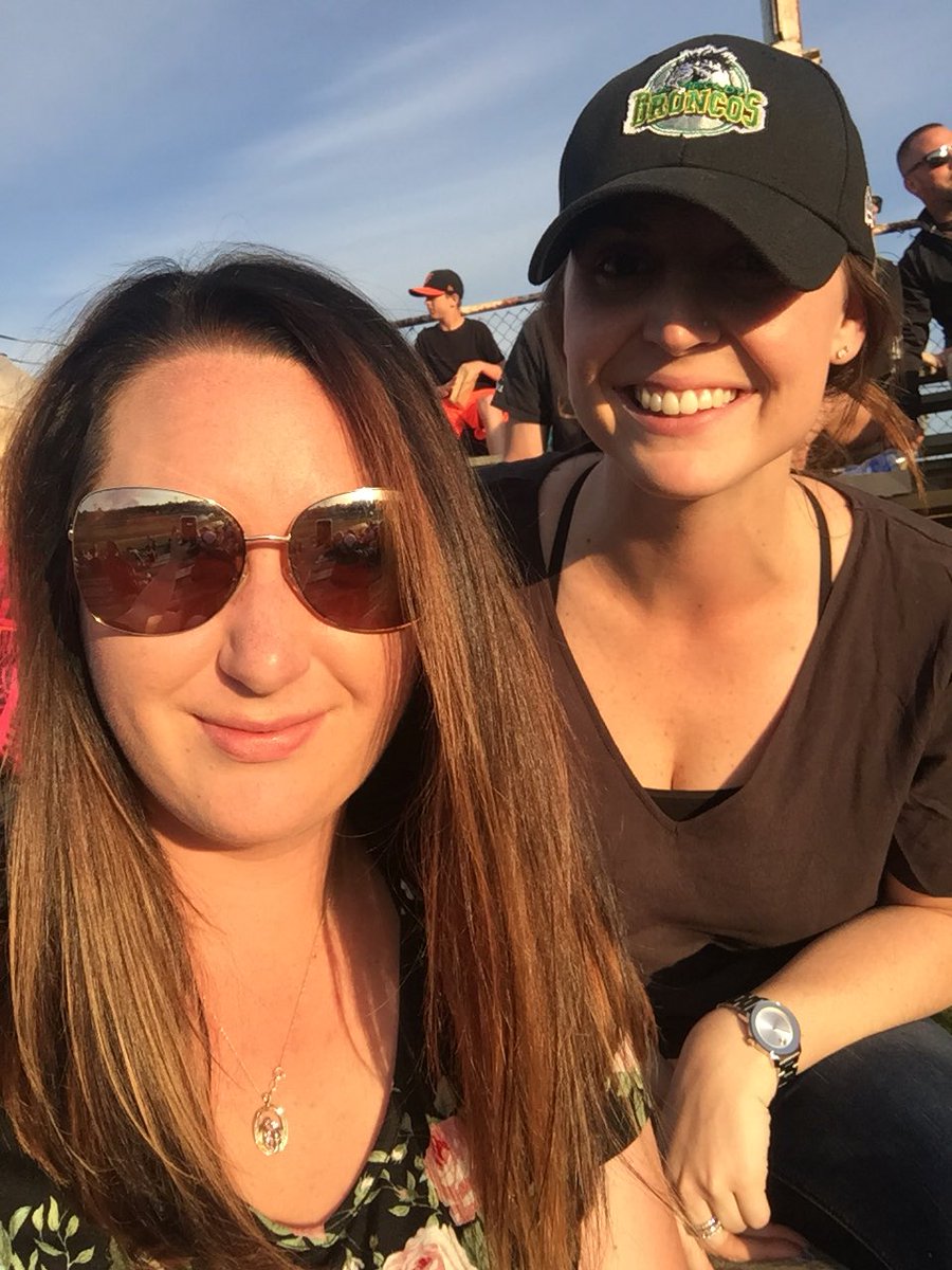 KateNelson555's tweet photo. Nights at the track with this lady. ❤️🏁#NeedForSpeed #TrackRats #BeersOnBeers #ptbo @PtboSpeedway https://t.co/LO1AyXHpKK