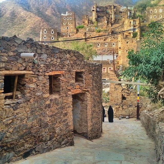 mo7atm's tweet photo. الجنوب 
أيقونة السحر والجمال في نظري 
.
بُنيانها يُنبيك عن رجالها https://t.co/gZb8TcXCQp