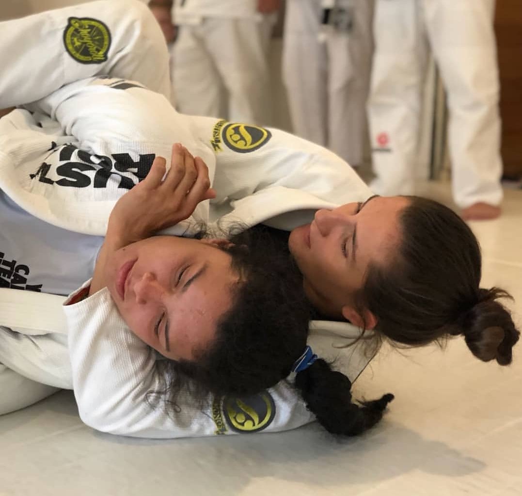luannaalzuguir's tweet photo. When you do what you love and take advantage to choke the current world champion. Awesome seminar in NYC at Gentle Art Studio #anaviera #shoyoroll #bjj #worldchampions #syrteam https://t.co/1qadILTFZ5