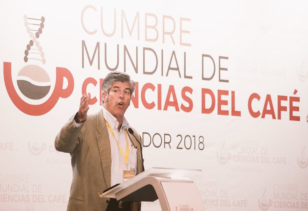 Gracias a patrocinadores y más de 500 asistentes de 14 países a la Cumbre Mundial de Ciencias del Café. Gracias a los 12 conferencistas internacionales! Eduardo Palomo <a href="/Guayopp/">Guayo  Palomo</a> del Comité Organizador dio las palabras de cierre! Hasta la próxima! #café #ElSalvador