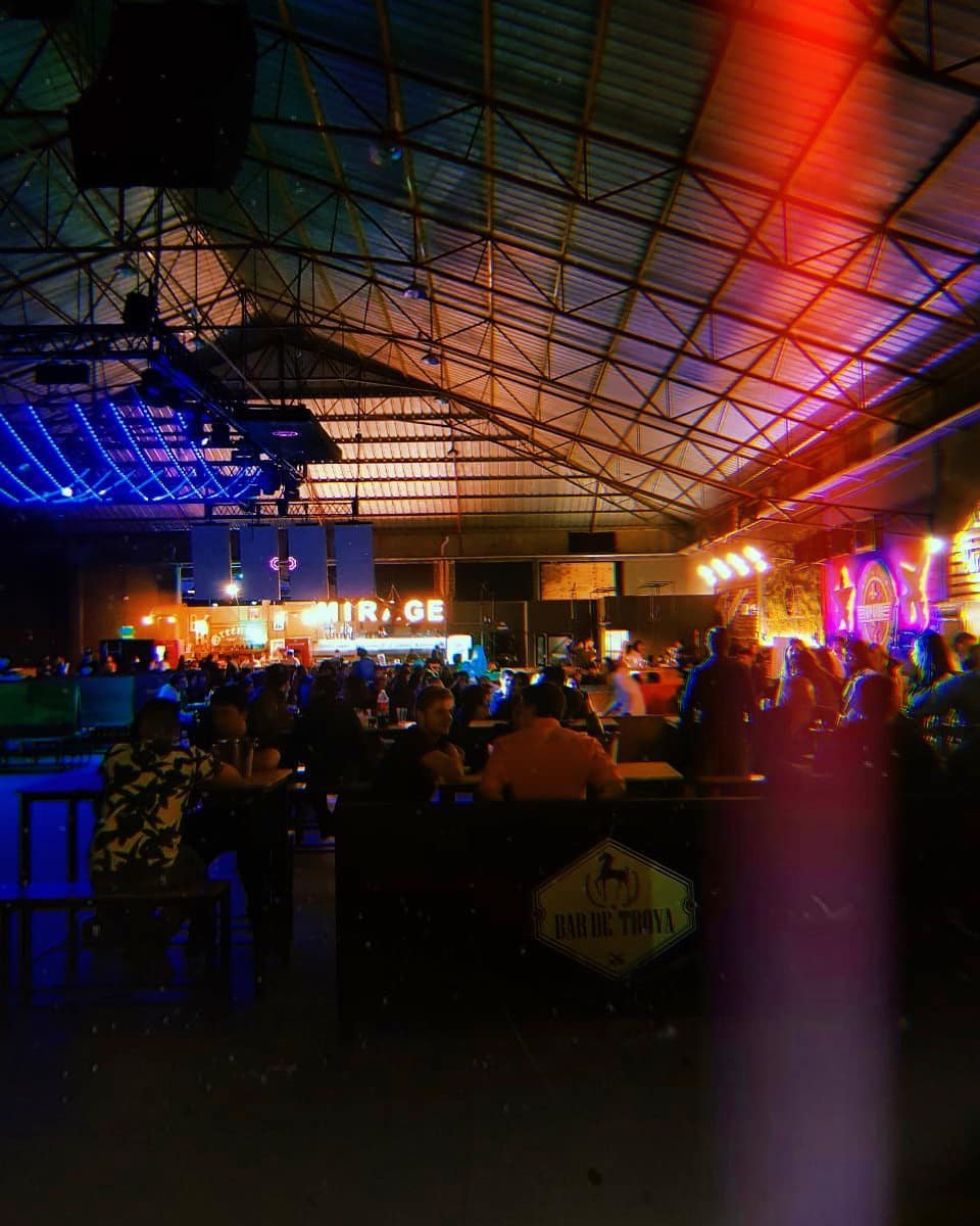 federicocheme's tweet photo. Previa de sábado en #PaseoHangar 💥
¿Nos vemos esta noche?
📍8 bares.
📍8 opciones diferentes.
📍2 pistas.
#PaseoHangar #Fuime #TopGun #GreenlandFirstClass #BarónRojo #LUA #Mirage #BarDeTroya https://t.co/yBO4QDIPa2