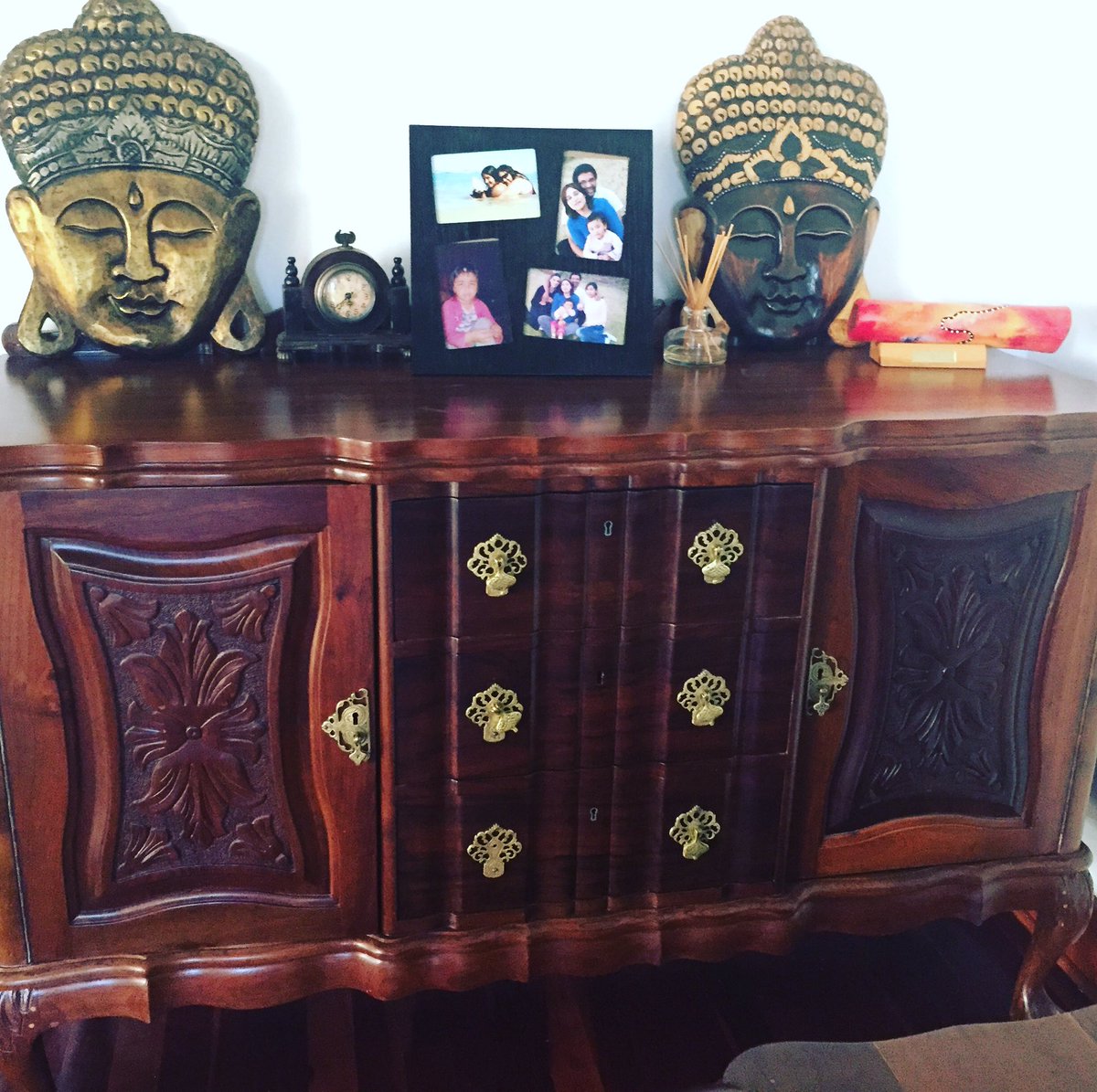 vanessaperumal's tweet image. Love beautiful #homespaces. Had the best all day #brunch yesterday and in downtown . When #decor is all about #styling #hackingthetravelcode