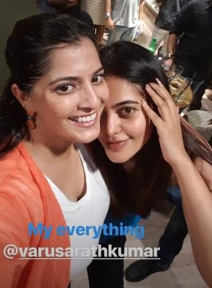 BinduMadhaviFC's tweet photo. Bindu about Varu: MY EVERYTHING
Varu about Bindu: SOULMATE
Bindu and @varusarath words for each other❤️
#FriendshipGoals 😍 #Bindu #Varu #BinduMadhavi #Bindhu #BinduMadhavi #InstagramStories https://t.co/GKCCtvUIe1