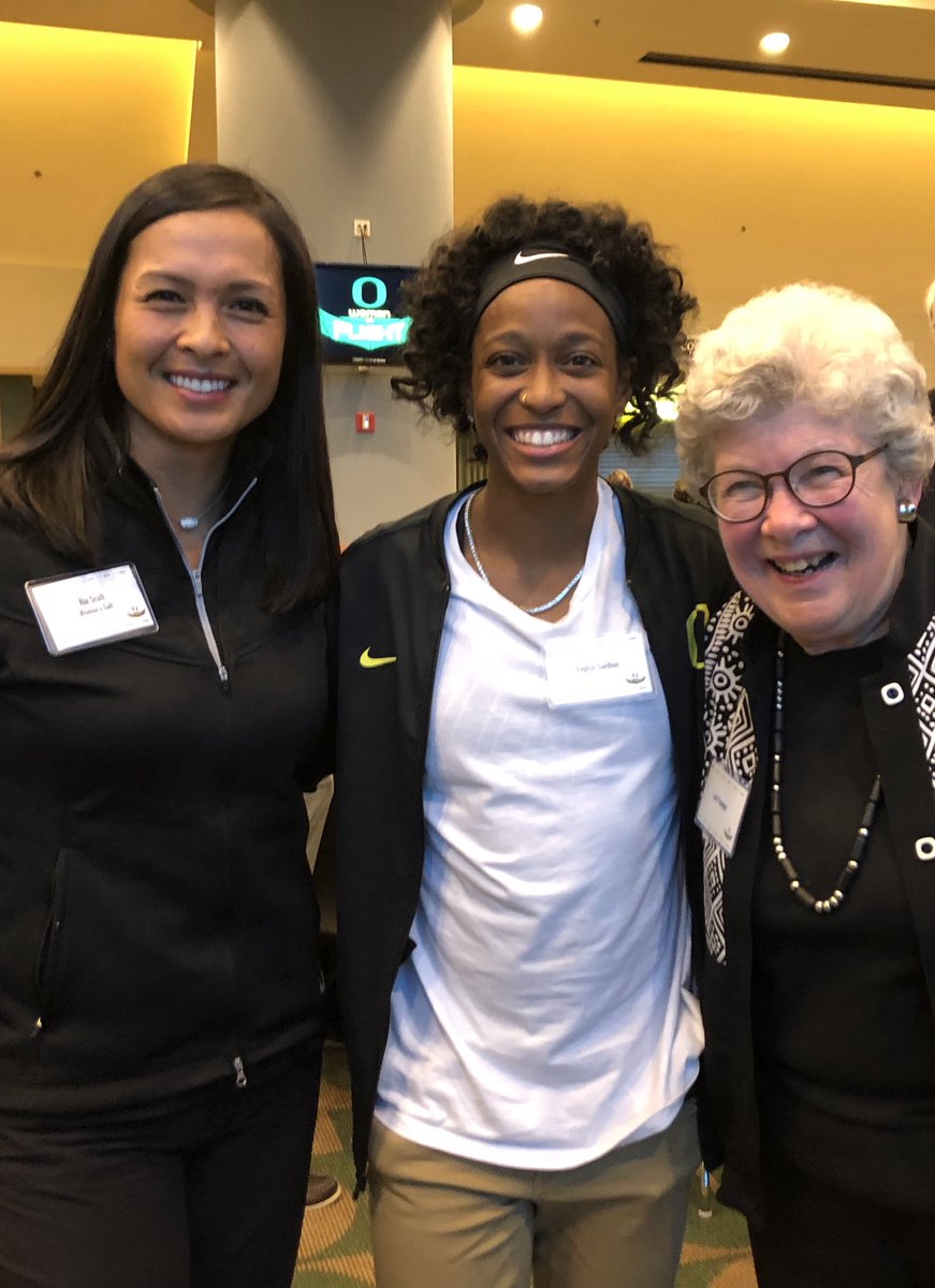 CoachRiaScott's tweet photo. .@UOWomeninFlight bringing together some of the biggest legends and advocates of Women’s Athletics @UgHLyDuCkLiN and Dr. Lois Youngen #GoDucks #CompletelyInspired https://t.co/fJbEZqHw2c