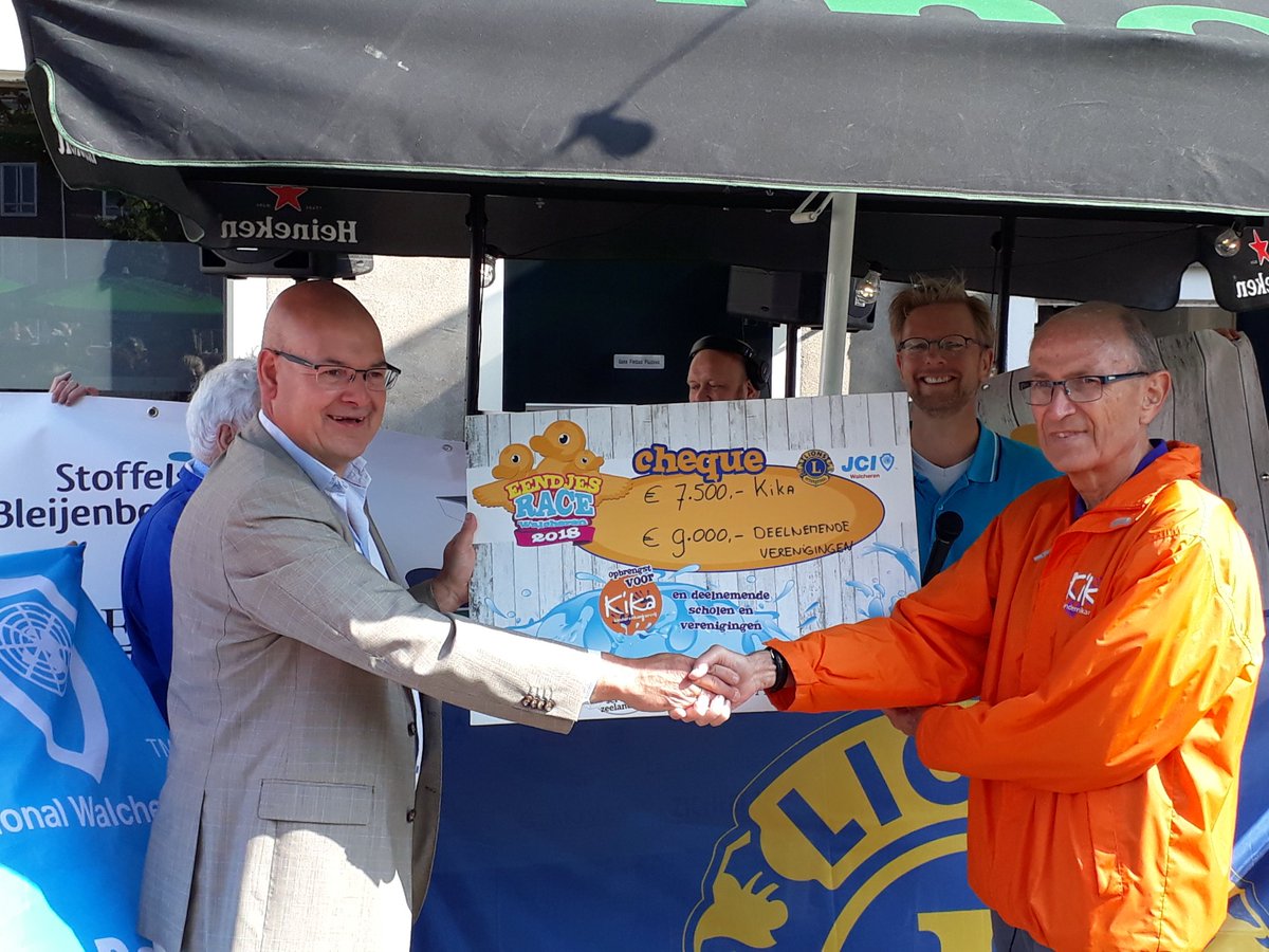 Wat een mooie dag gisteren. € 7.500 voor <a href="/KiKa8118/">Stichting Kinderen Kankervrij</a> uitgereikd door @chrsimons #Middelburg #Lionsclub <a href="/JCIWalcheren/">Junior Kamer</a>