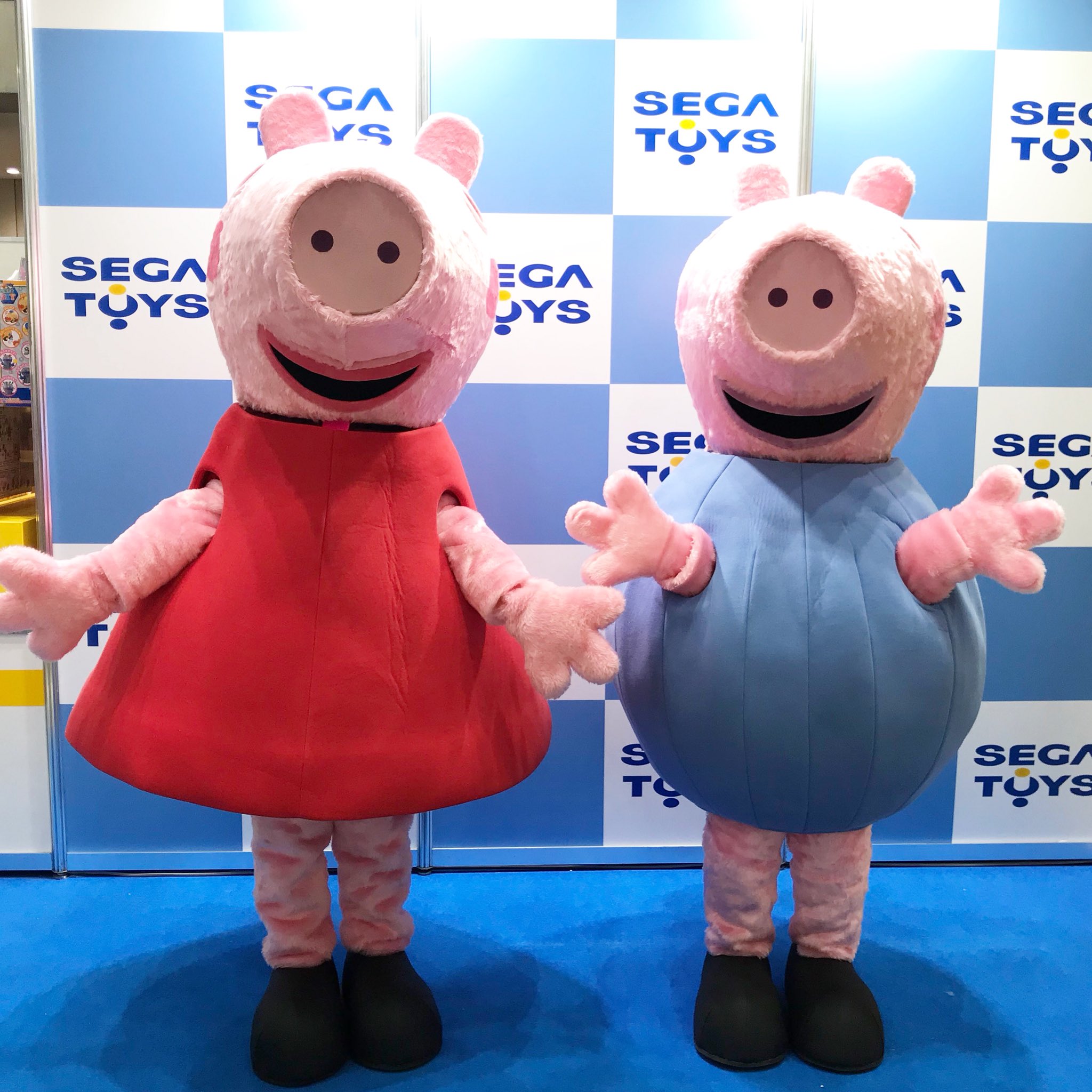 تويتر セガトイズ公式 على تويتر 世界一有名な コブタのキャラクターが遊びに来てくれました 正面なので豚の鼻がこちらを向いています ボタンじゃないよ ペッパピッグ Peppapig セガトイズ T Co Iwczzurgsg