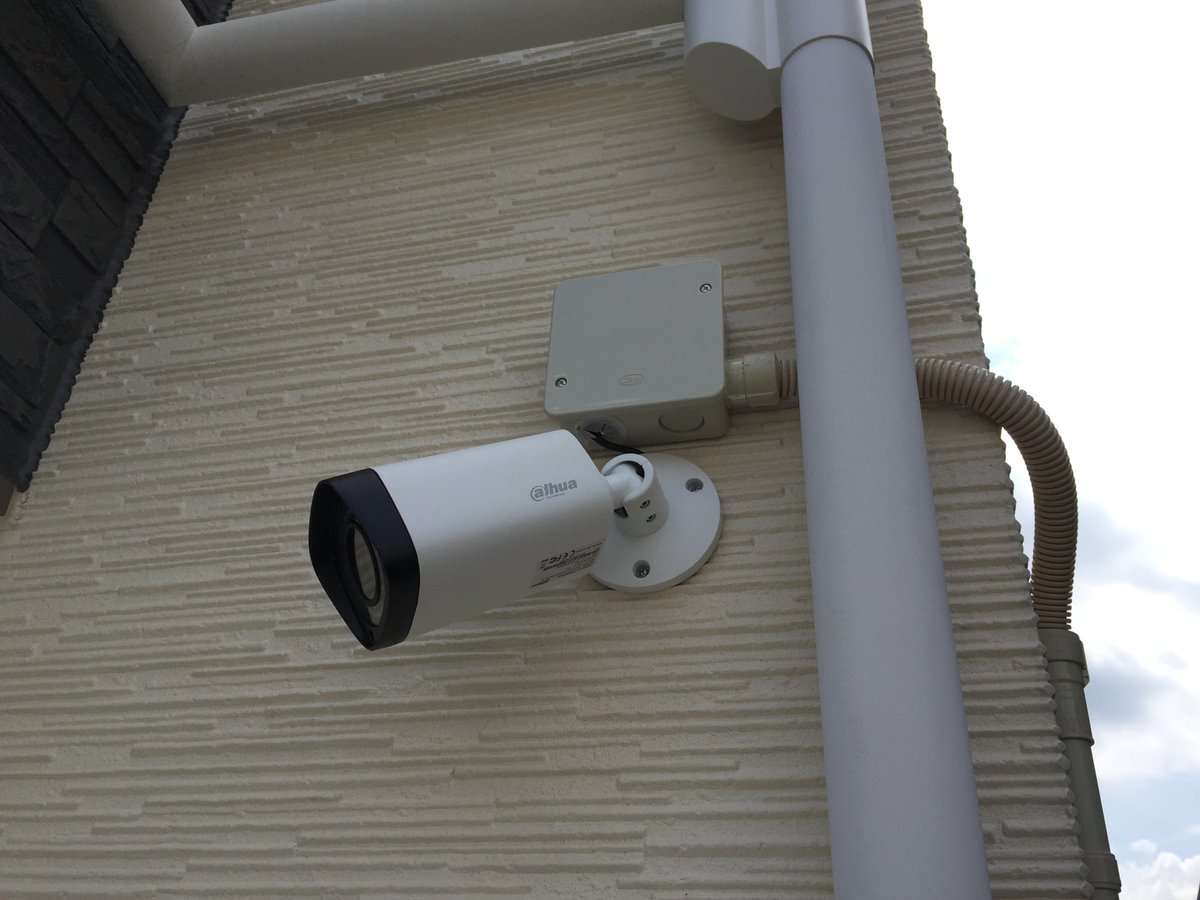株 東海防犯サービス Sur Twitter 戸建住宅に210万画素cvi赤外線カメラを設置 外壁角に設置して侵入経路となり得るラインを全て監視できるようにしています 全て外周が写るように設置すると威嚇 証拠能力ともに高い効果が期待できます 防犯カメラ 監視カメラ