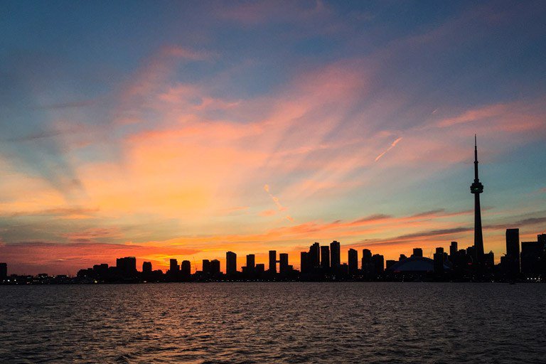 2lifeapp's tweet photo. 55 Fun Date ideas in Toronto https://t.co/d5qjkpxfvy https://t.co/krXMEfTETL