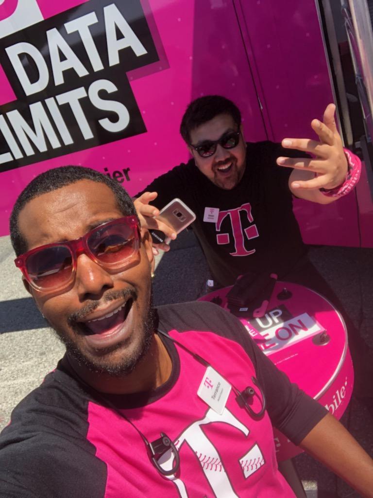 Magenta_Jasmine's tweet photo. Thank you @TMobileTruckLA for partnering with SBLA today! My #ROsquad definitely appreciated the partnership at the PV Street Fair! You guys rock! π€© #WinTogether #BestTruckEver #SBLA https://t.co/VTjpKnCfOp