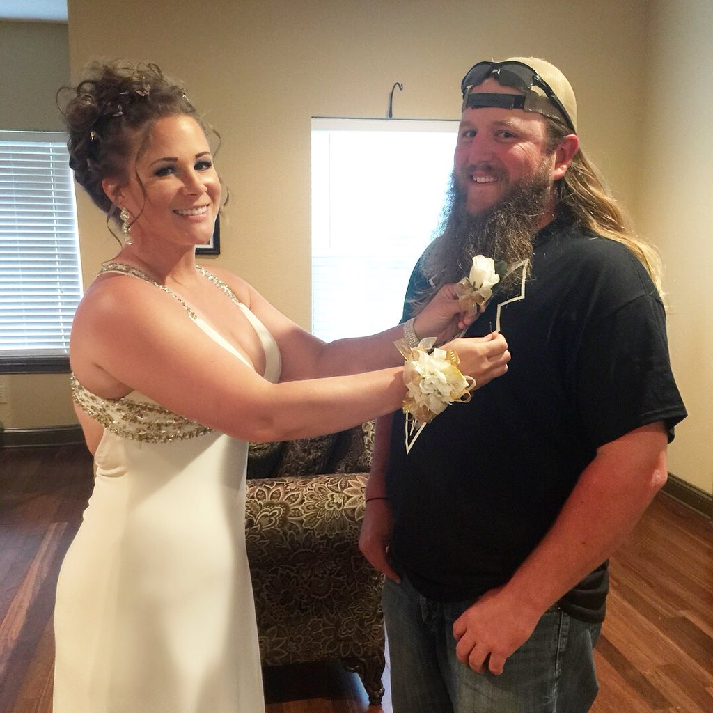 BoujeeCowgirl's tweet photo. If you need me, I’ll be at the prom. 90s style prom...that is. #90sProm #PromDate ♥️ https://t.co/3zA4zPPshH