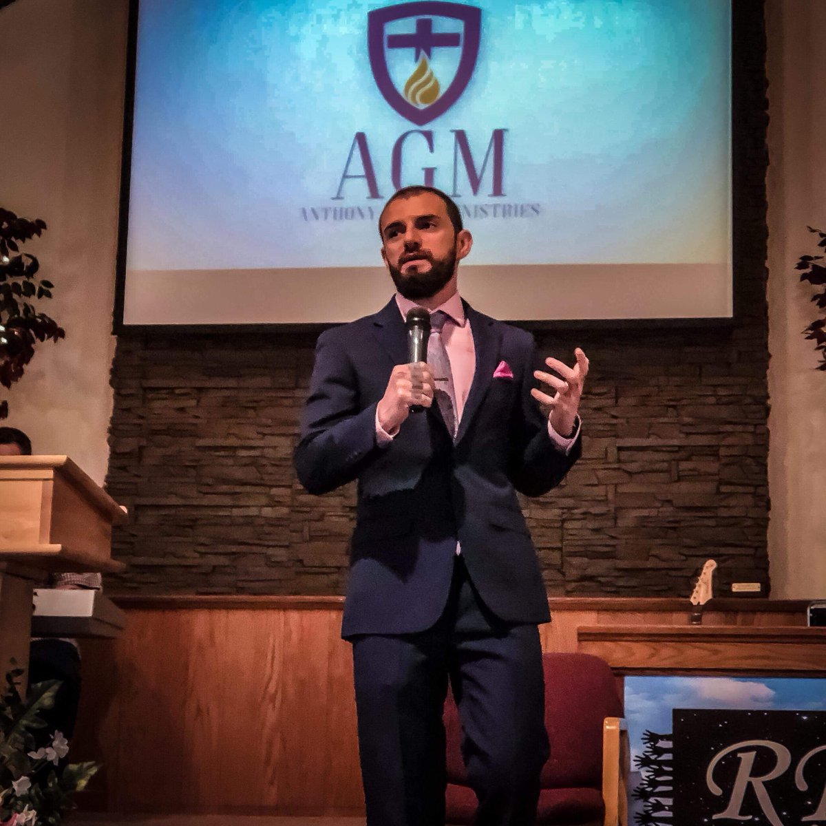 _AGMinistries's tweet image. Fire service tonight.  I love seeing how God is moving in Jersey.  We have 2 more services to go!

#agm #firetour #fireservice #jersey #night2 #Godisonthemove