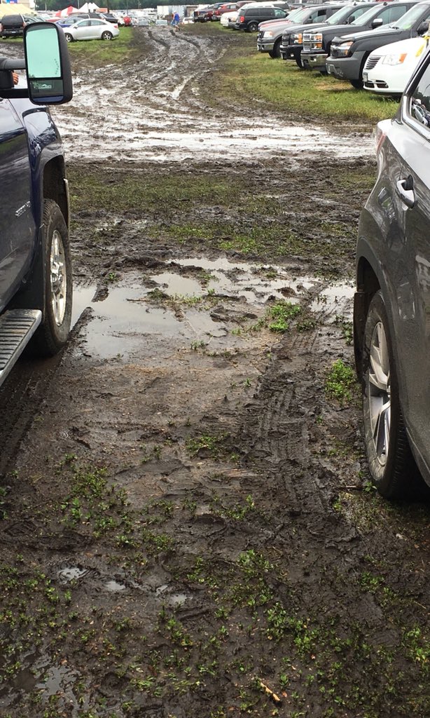 HEK_Right's tweet image. #MudOnTheTires #Winstock18 #Mudstock18