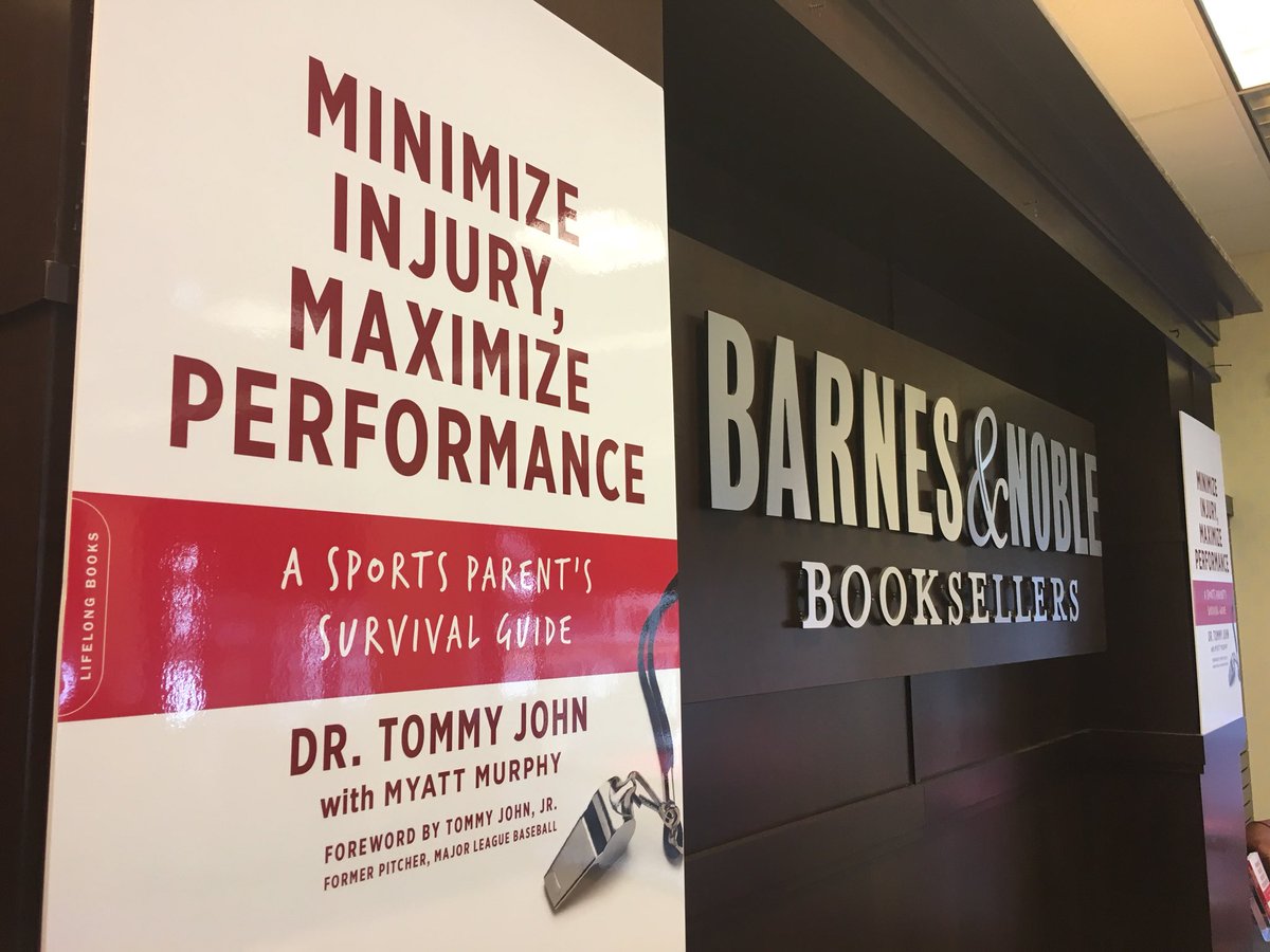 DrTommyJohnDC's tweet image. My first signing in the books...pun intended. Now to get the solution to sports injury epidemics in ALL coache’s, parent’s, and player’s hands!! Huge thank you to @BNBuzz @ The Grove for helping with the mission.  #dontcutmykid #minimizeinjury #maximizeperformance