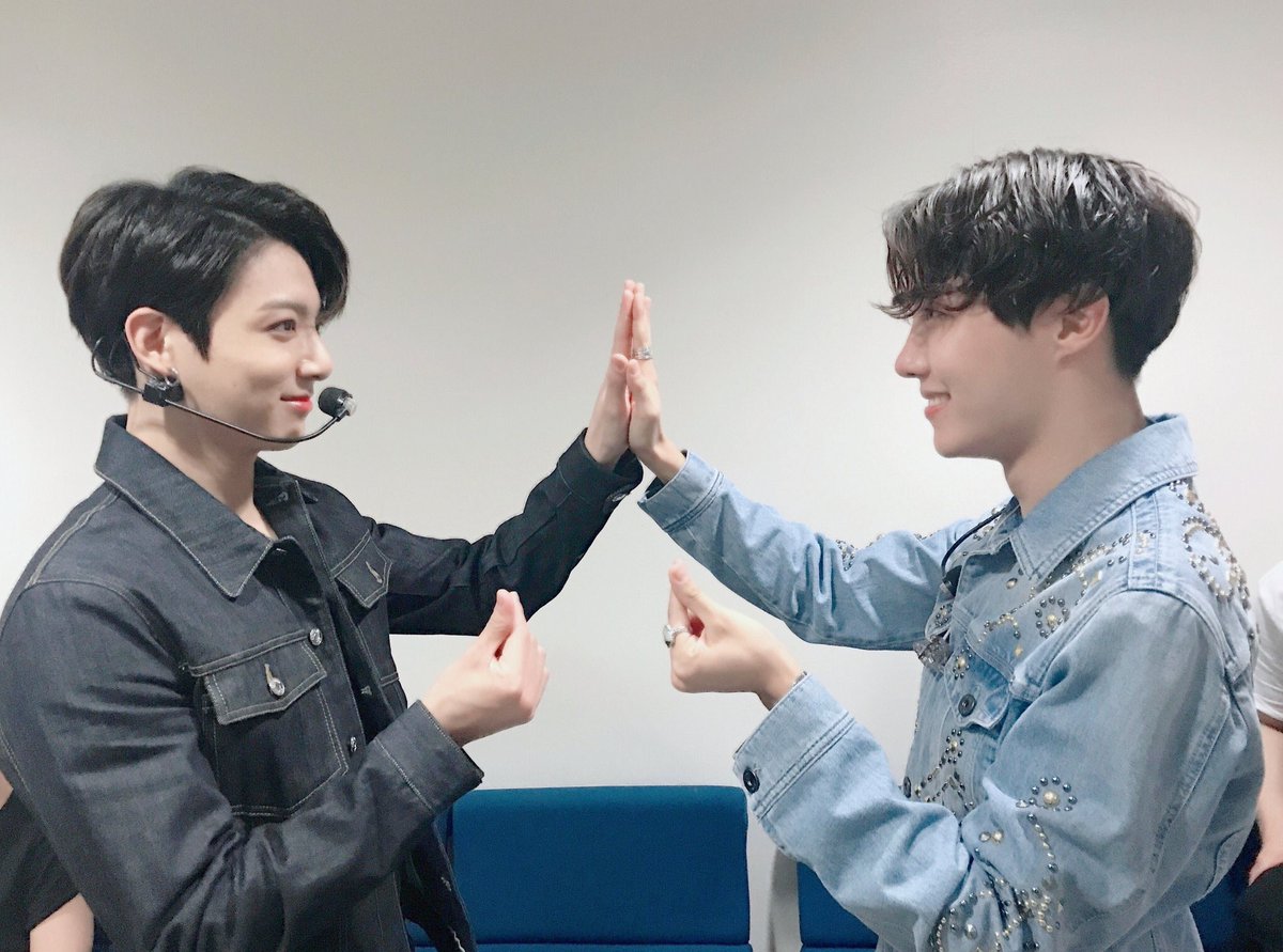 GoldRabbit_0901's tweet photo. 마지막까지 상탄소년단!!! 고생했고 수고했슴다!!! 오늘도 멋있었오ㅠㅠ💕

@BTS_twt 
#FakeLove12thWin https://t.co/CbmcQZhYmW