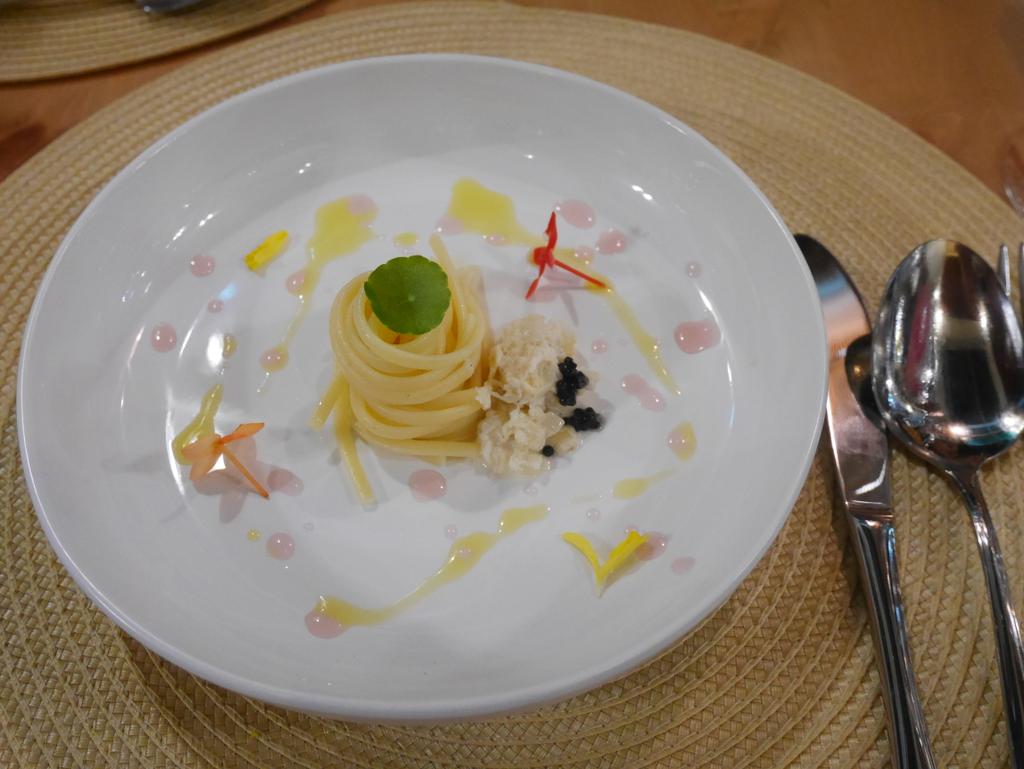 Poysian_jj's tweet photo. PASTA: Cream Crab Pasta 
พาสต้าน้องปูววววว์🦀
ทั้งหมดในจานต้องคลุกให้เข้ากัน เกลือเม็ดที่โรยลงมาเค็มกำลังดี เนื้อปูนิ่ม ทานแล้วไม่รู้สึกเลี่ยน อร่อย
 
#ploystable #ployfooddiary  #ploymasterchef 
#MasterChefThailand 
#masterchefthailandseason1 https://t.co/6slZGN1S2N