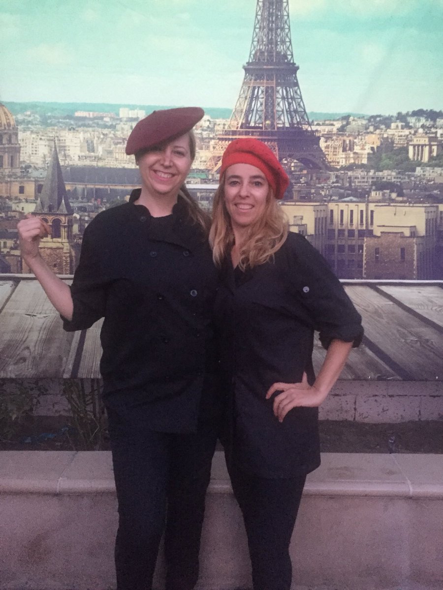 crepe_le's tweet image. #lechefcrepe #crepestaion #paris #choclatefountain #marshmello #choclatenutella #strawberries