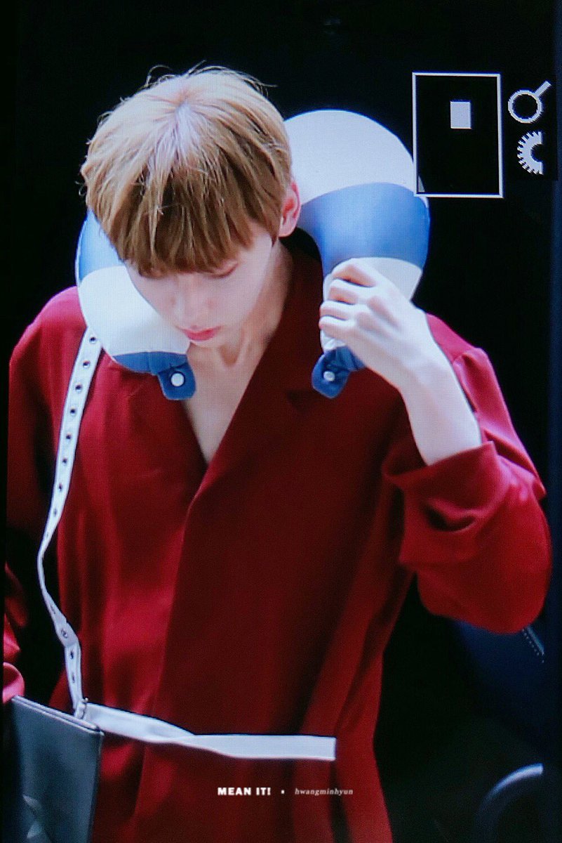 meanit_mh's tweet photo. 180610 팬싸 출근 #워너원 #wannaone #황민현 #Minhyun 예민미 넘 좋아 ㅠㅠ https://t.co/gxJajN92Vy
