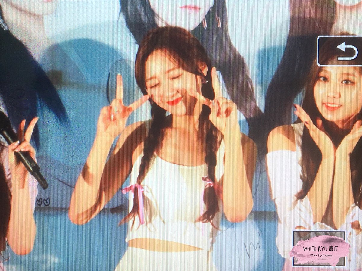 180610  일본 프로모션 프리뷰
#러블리즈 #류수정
💓😂
<a href="/Official_LVLZ/">Lovelyz_Official</a>