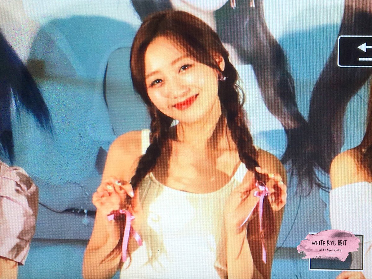 WHITE_RYU_BBIT's tweet photo. 180610  일본 프로모션 프리뷰
#러블리즈 #류수정
💓😂
@Official_LVLZ https://t.co/H48f6FNtnc